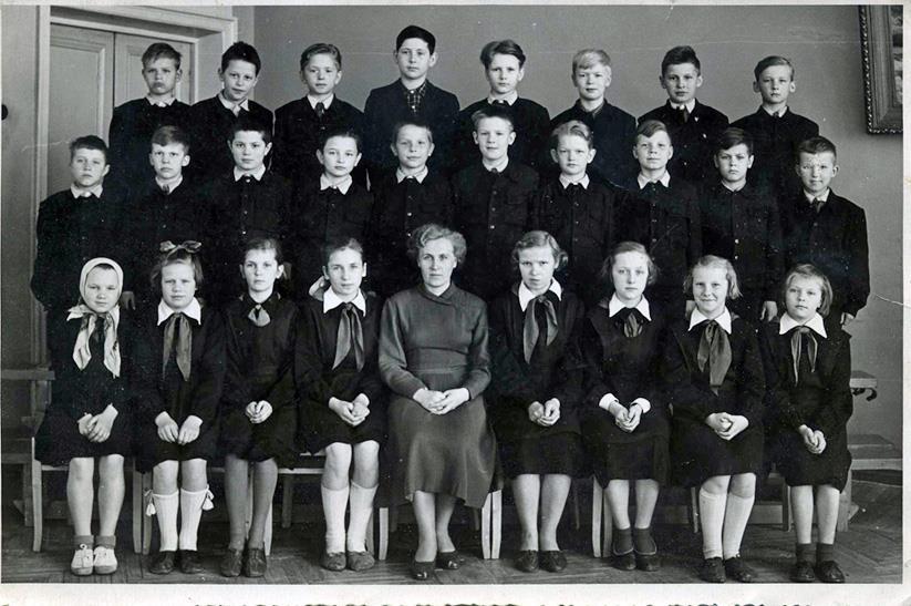 4. klassi lõpetajad 1958.a. kevadel.