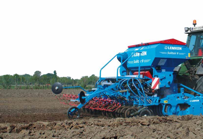 Solitair 9 - The right concept The semi-mounted version The mounted version The Solitair 9 with the semi-mounted Zirkon power harrow, the