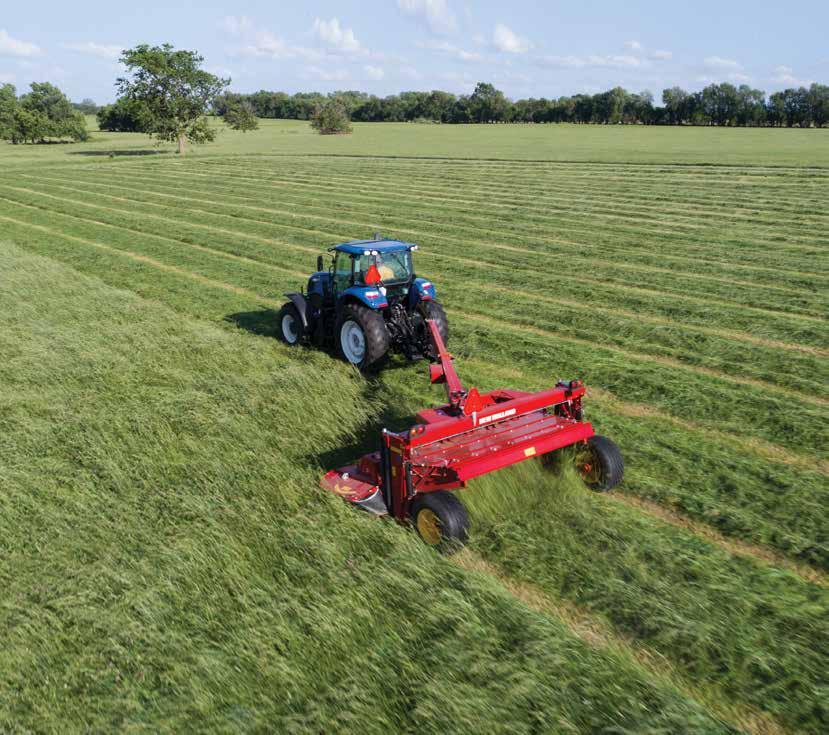 04 LOW-PROFILE DISC CUTTERBAR Leave no crop behind. Cut clean on every pass, every time You cut every bit of crop when you choose a Discbine 310 or 312 disc mower-conditioner.