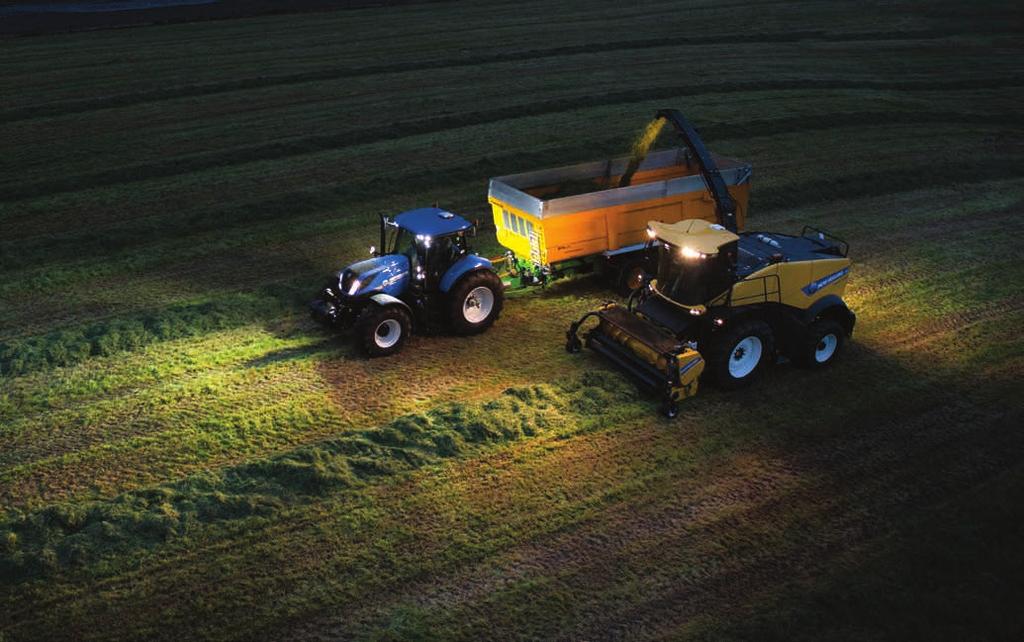 18 19 LIGHTING PACKAGE AND FRONT AXLE OPTIONS DEPEND ON NEW HOLLAND FOR BRIGHT IDEAS LED work lights are standard equipment on all T7 Series models,