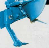 No tool rapid adjustment Trash boards Disc coulters Subsoilers The trash boards are fitted directly to the mouldboards and are multiple