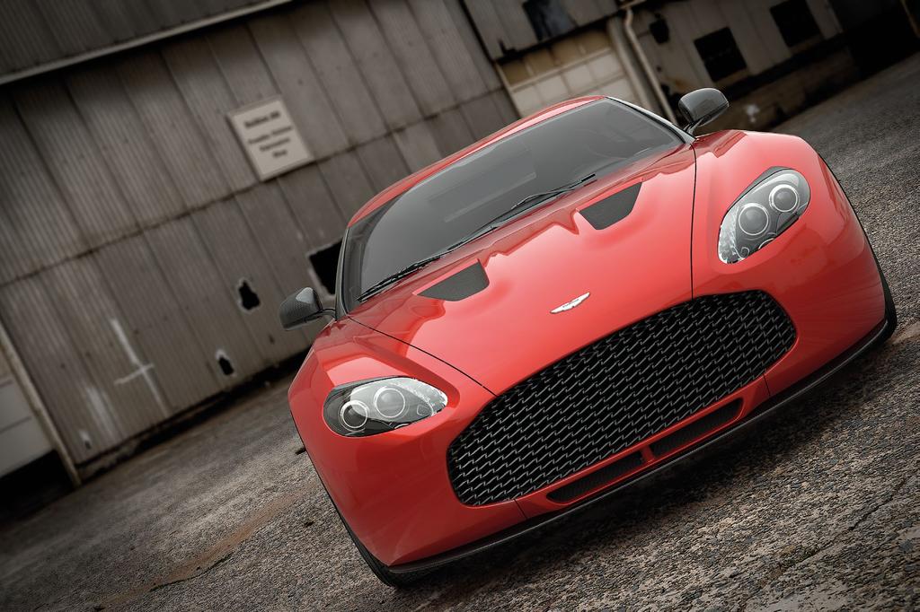 A NATURAL SUCCESSOR V12 ZAGATO A unique blend of power, beauty, soul, refinement, and dynamic agility, the V12 Zagato is built on Aston Martin s VH bonded aluminium