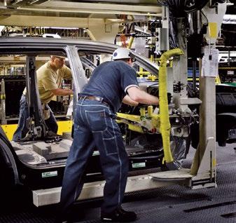 NINE OUT OF TEN AMERICANS RECOGNIZE THE IMPORTANCE OF MANUFACTURING, ESPECIALLY AUTO MANUFACTURING "How important is the link between a country s manufacturing sector and its status as a world power?