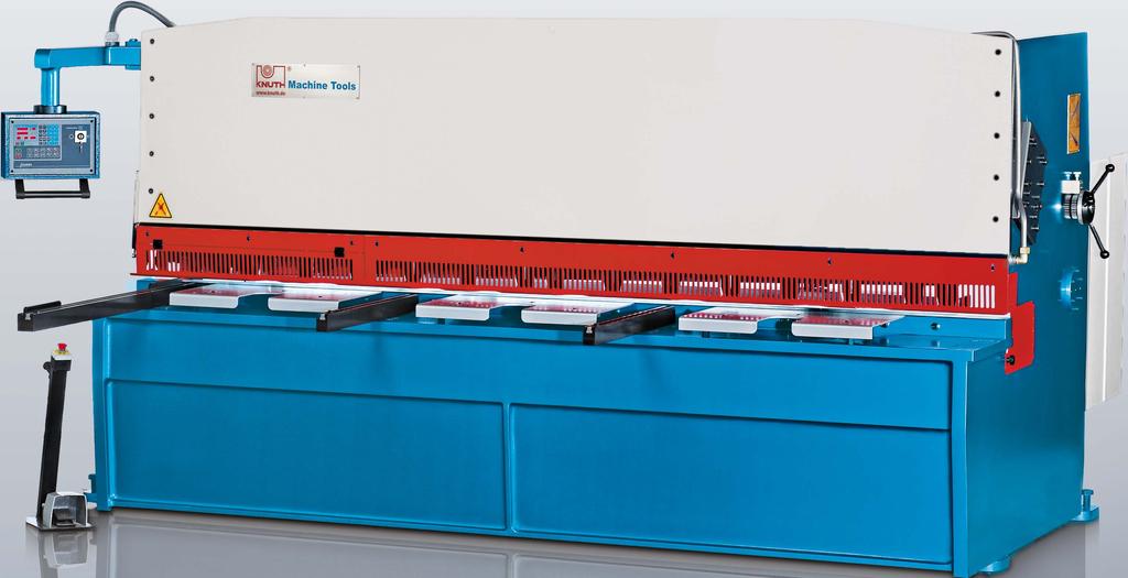 1 mm accuracy Stops fold over when cutting longer sheets Hydraulically controlled hold-downs ensure evenly
