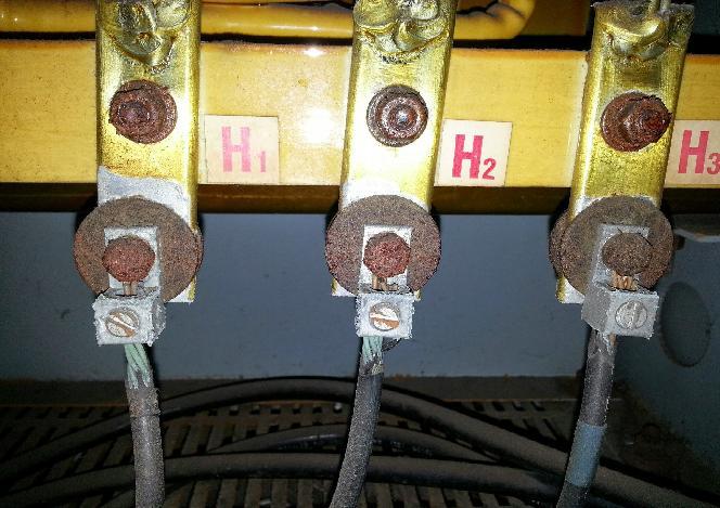 Corroded Lugs Wiring connections are all extremely corroded.