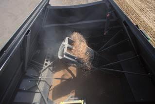 UNLOADER. Fast and efficient high clearance grain unloading VISUAL GRAIN TANK MONITORING.