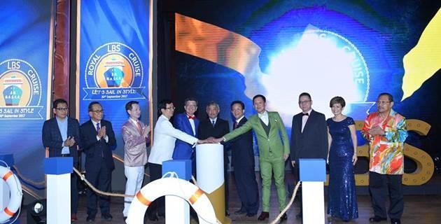 Saya percaya kejayaan dan pencapaian yang kami nikmati hari ini adalah hasil daripada asas kukuh yang dibina oleh Pengerusi kami, Dato Seri Lim Bock Seng, dengan sokongan teguh daripada rakan-rakan