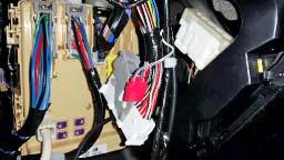 7-4 CAUTION: Verify the correct wire is used; other white and black wires are for airbag operation only.