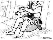 22p053c 1. Sit the child on a booster seat.