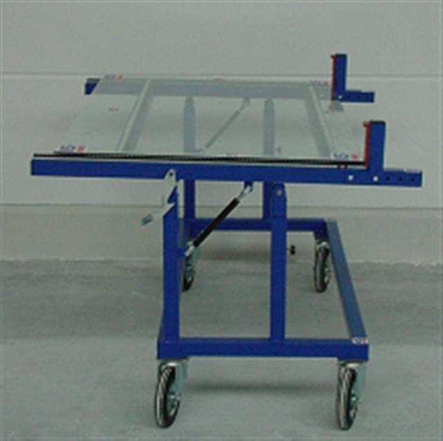 TILT TROLLEY GC-300 Tilt from horizontal to vertical with ease.