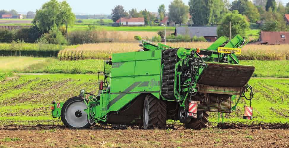 The most maneuverable four-row potato harvester Maximum intake The harvesting channels are 1,450 mm wide for the model with 4x75 cm rows (or 1,550 mm for 4x90 cm).