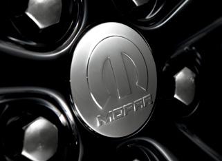 These shining Chrome caps add a distinctive touch to your Compass wheels and feature the Mopar logo.