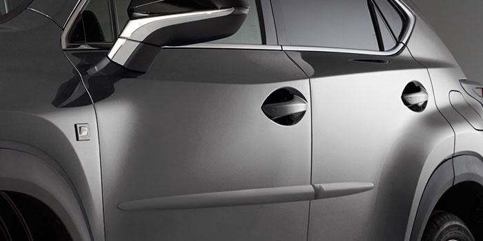 00* Sleek and amazingly durable, Lexus body side mouldings feature a high-quality body-color finish and are rigorously tested for impact and chip resistance in extreme climates.