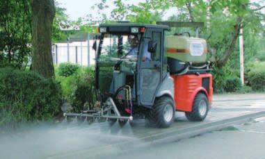 with front mounted sweeper (working widths up to 160 cm) or in conjunction with the