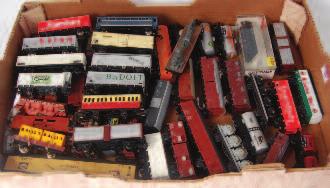 clipper etc (G) 50-60 771 A Hornby 4 car HST Intercity Swallow 2 tone grey (G) 30-40 772 Quantity of Triang Super 4 track and points, buildings and scenic items, 3 controllers, including H&M Duette,