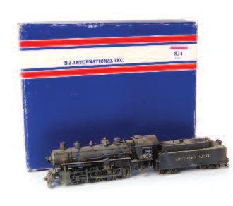 819 A Hornby Rebuilt Merchant Navy engine and tender New Zealand Line in wrong box (G-BP) 50-60 820 6 coaches, Bachmann 39-025, 39-075 BR blue/grey (NM-BNM) Mainline 2x Collett 937308 and Stanier