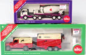 2543 Corgi and Corgi Classics,TV related diecast vehicle and gift set group, 10 window boxed examples, some boxes damaged to include; Daktari TV Land Rover and figure set, Heartbeat commercial truck,