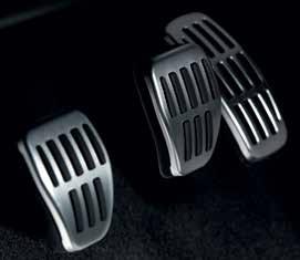 Interior 01 Door sills - Renault Customise and protect your vehicle's entrances with style.