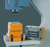 Bar bending unit For bending material up to max. 22 mm thickness. With single-vee block, 76 mm with V at 85.