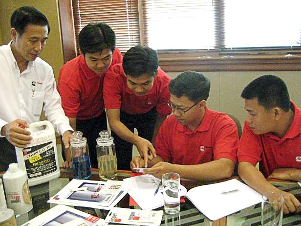 Pipat, Thailand s Business Manager, and Vincent Leong, Cummins Filtration Business Manager, conducted a training seminar last April for the CK sales staff; this team is headed by Cristopher Borja, CK