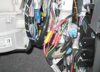 of passenger compartment Connect the wiring harness of passenger compartment fuse holder