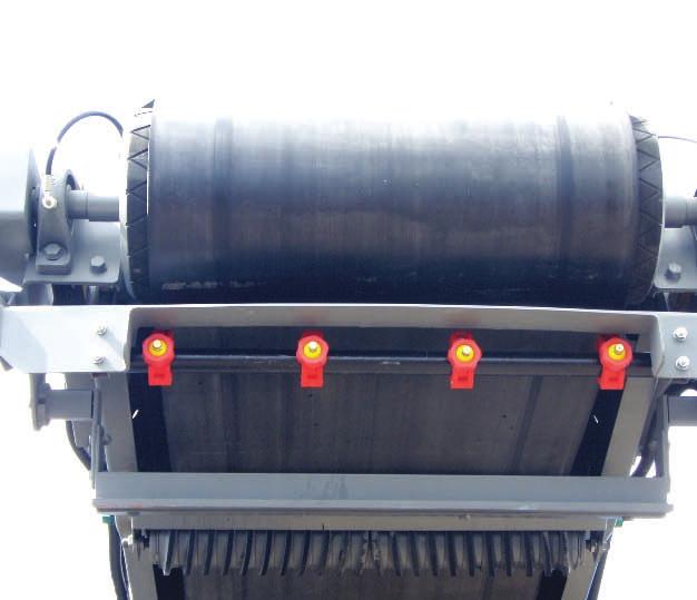 2m (with conveyor in fully raised position) Fabricated steel with abrasion resistant steel liners Under crusher pan feeder Fully skirted in wear resistant rubber up to magnet discharge area Hydraulic