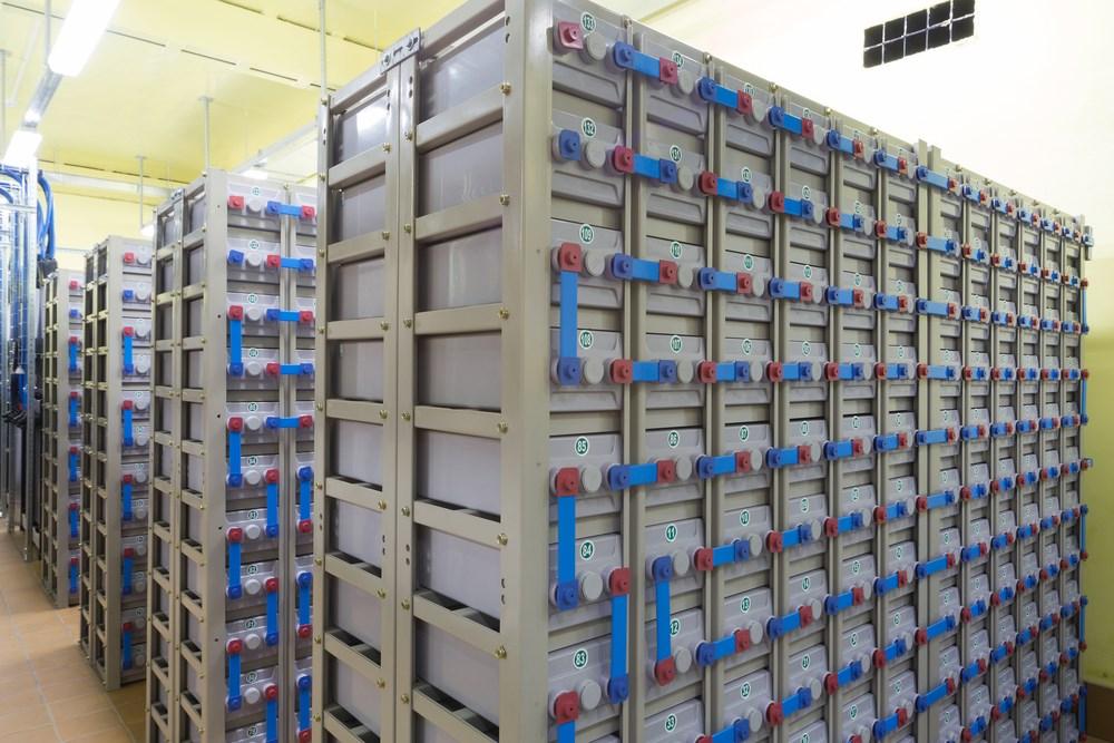 A JAE White Paper According to a 2014 report by research firm IHS, the grid-connected energy storage market will increase from 340 MW in 2013 to more than 6 GW in 2017.