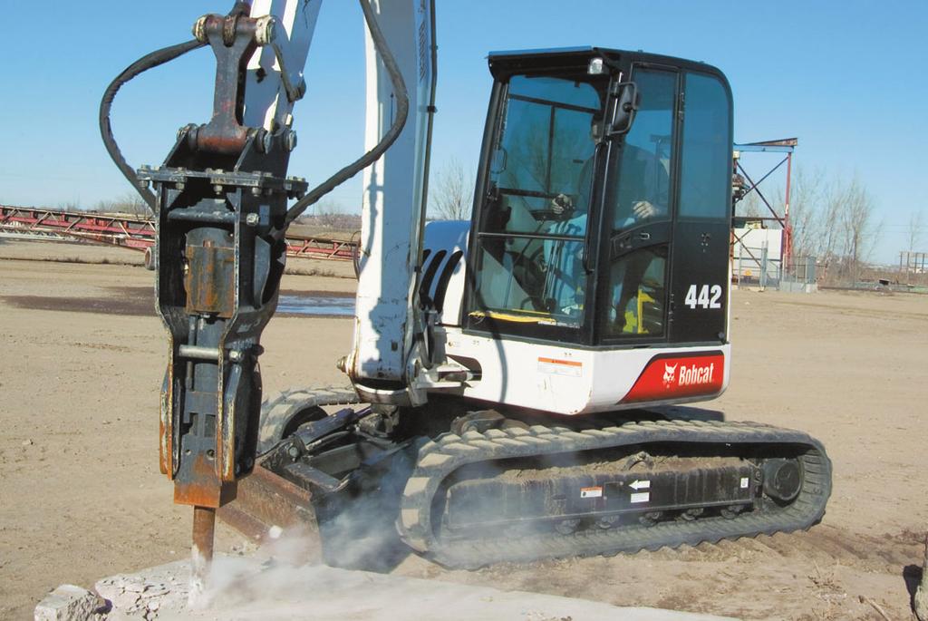 COMBINE BOBCAT ATTACHMENTS WITH A BOBCAT 442 EXCAVATOR TO HANDLE THE BIG JOBS WITH EASE.