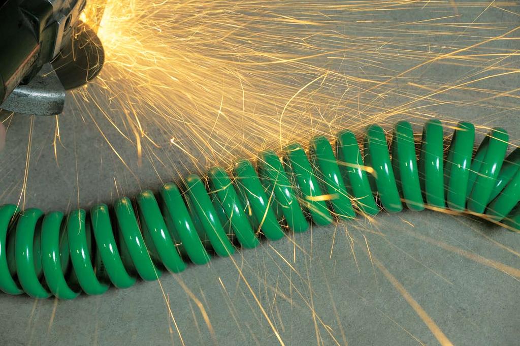 Its excellent recoil ability and outstanding aging qualities make it ideal for assembly lines and fixed workplaces. The hose can also be used for breathing air applications.