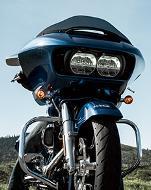 The new Road Glide fairing delivers outstanding aerodynamic performance while retaining the distinctive shark-nose visage that has long been part of the Road Glide legend.
