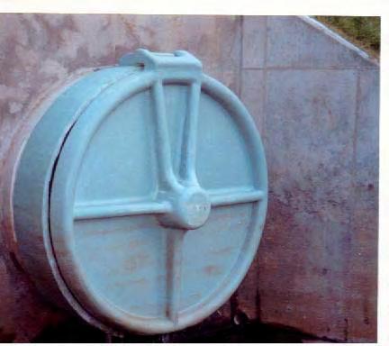 Ring Mount Floodgates 1050-1800 FLOODGATE DIMENSION CHART(RING MOUNT)1050-1800 NB A B C Approx Flap Weight kg Head required to open (mm) 1050 350 1240 1210 130 270 1200 350 1420 1390 200 310 1350 350