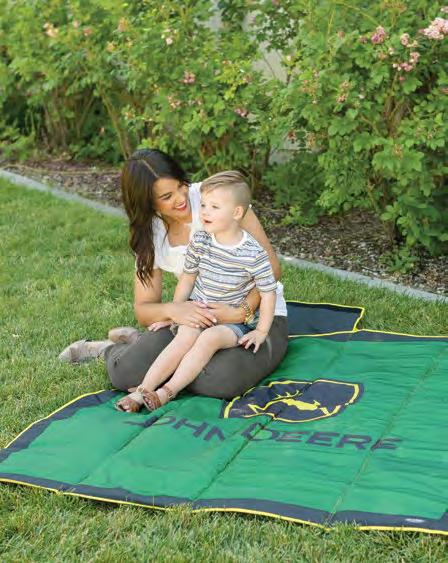 Infant LP64814 Sku: J00769 Durable Fold Up Mat Pack: 3 Age grade: Adult Durable outer fabric and a
