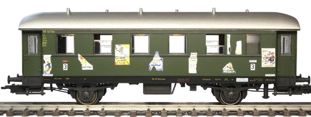 The 4392 Passenger coach set 40 Years of Barden-Württemberg makes a nice train when combined with the 3098 BR38 locomotive. Below you can see the finished results.