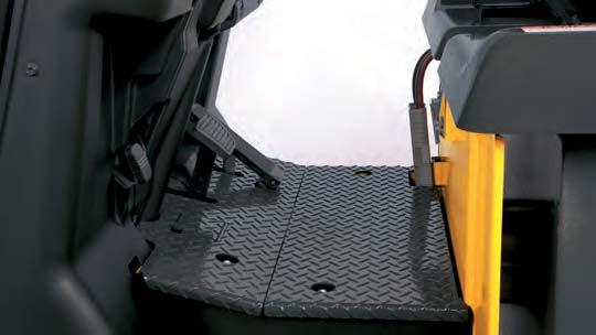 AND CON RO Increased floor space With a wide open floor space providing ample leg room and comfortable pedal control,