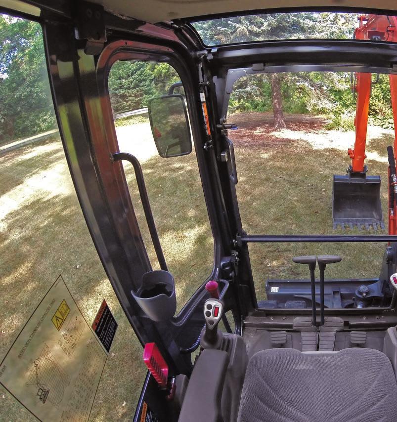 COMFORT A deluxe, adjustable seat with numerous perks and comfort features ensures that operators stay productive and push performance to the limit in Doosan excavators.