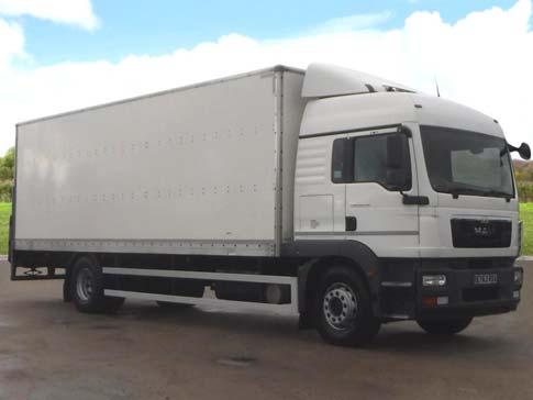 220 4x2 18T Curtainsider 2011 (11) Low Roof Sleeper