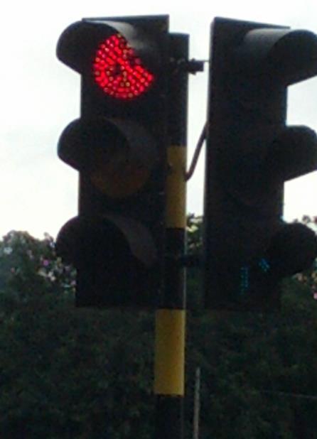 provide a more efficient maintenance and keep better performance to the traffic light.