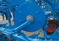 1 2 Subsoiler Disc coulter The side of the plain disc coulter is beaded.