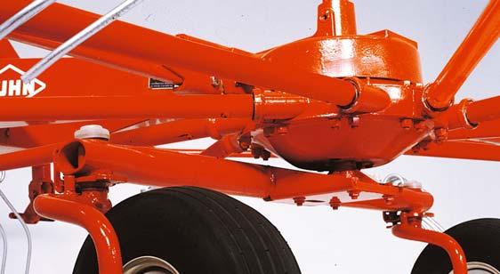 Cross-section 3201/3801 gearbox: fully enclosed single-stage bevel gear 8 NO MAINTENANCE REQUIRED The tine arm drive
