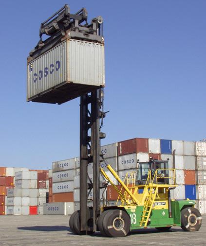 Top handlers Top handlers move, stack and load containers using an overhead telescopic boom.