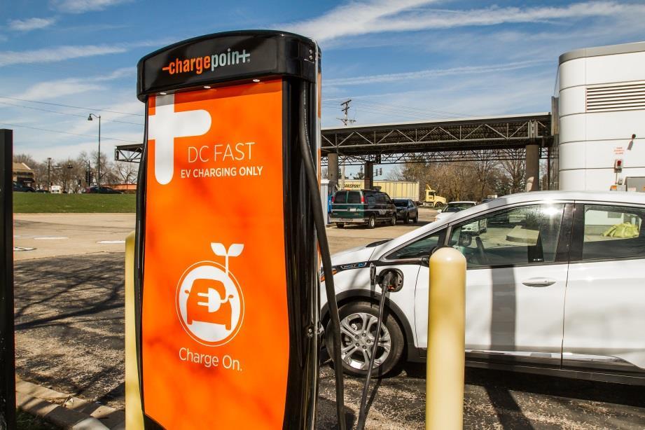 13 MGE s Public Stations Based on nationwide average hourly fees operating on ChargePoint network Reduced fee (50%) to drivers who agree to share information