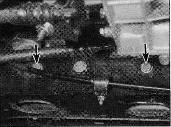 illustration). 4 Where necessary, undo the two retaining screws, then unclip the heat shield and remove it from the top of the steering gear assembly.