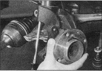 The hydraulic steering system is powered by a belt-driven pump, which is driven off the crankshaft pulley.