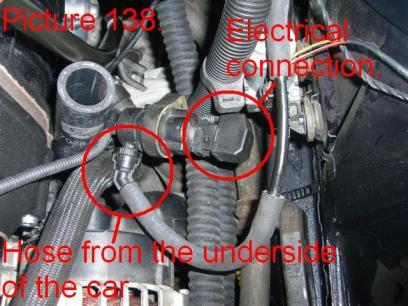 Push the connection into the rubber sealing in the brake booster (Pic.137).