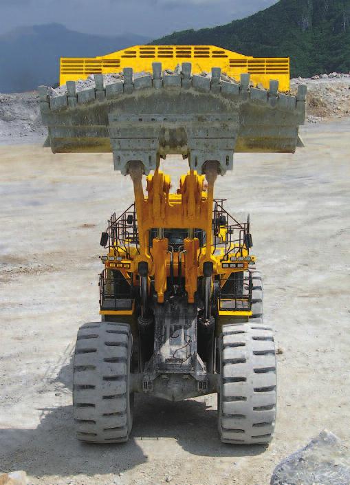 WA1200-6 W H E E L L O A D E R High Breakout Force / Traction Force Komatsu wheel loaders have high-tensile steel Z-bar loader linkages for maximum rigidity and maximum breakout force.