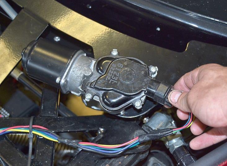 Attach the wiper motor connector to the wiper motor.