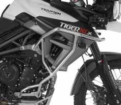 The crash bars are made of non-rust stainless steel. The Tiger 800 really needs this high-quality, refined material.