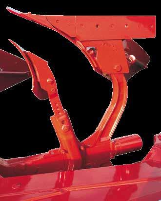 The skimmers are shear bolt protected and are adjustable in three directions: 1 2 3 1 Forwards and