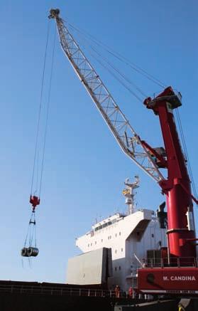 Depending on the type, Liebherr mobile harbour cranes can lift up to a maximum of 208 tonnes.