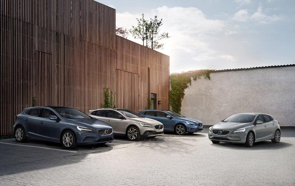 YOUR OWN V40 IS IN REACH Volvo has always led the way in innovation, with products that continue to influence and shape the entire car industry. But that s never been our motivation. You are.